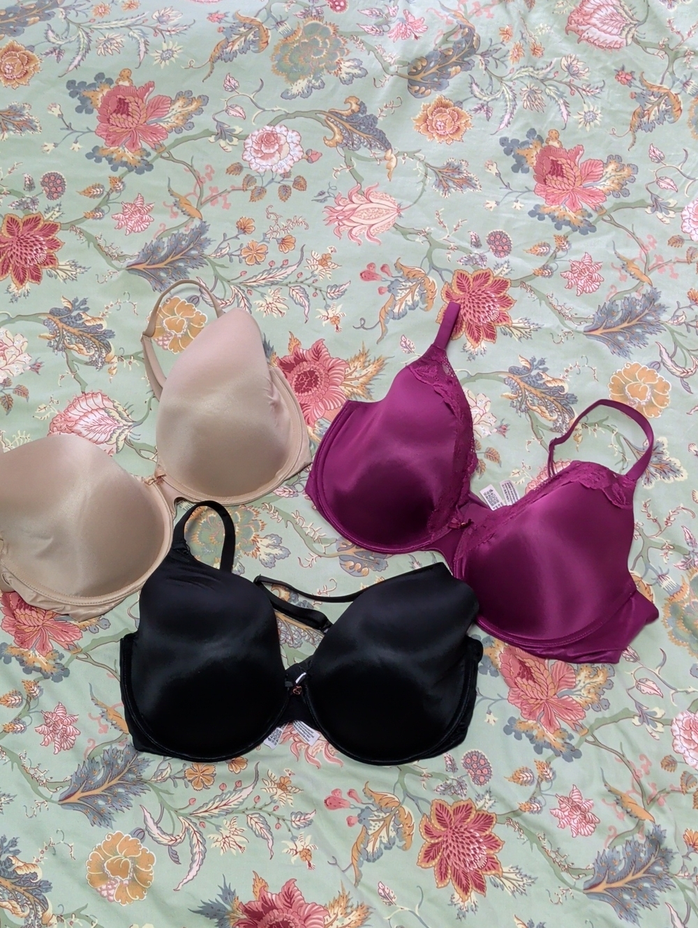 Lot Of 3 Victoria's Secret Body By Victoria Perfect Coverage Bras, 40D